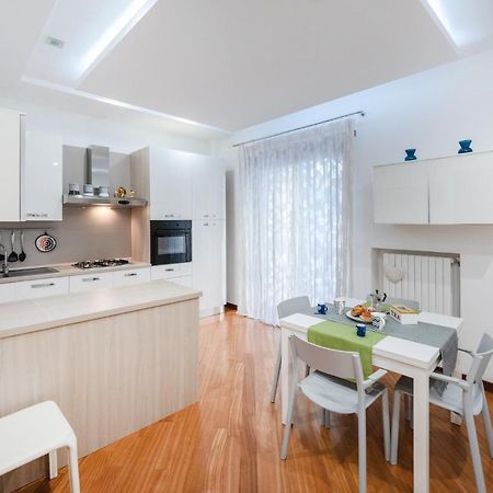 Napoli Charming Apartments Vomero "Fashion And Glamour" Exterior foto